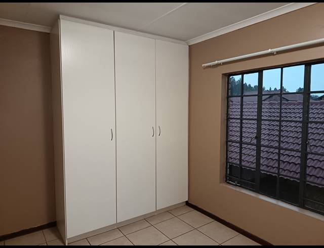 2 BEDROOM TOWNHOUSE TO LET IN MEYERTON CENTRAL